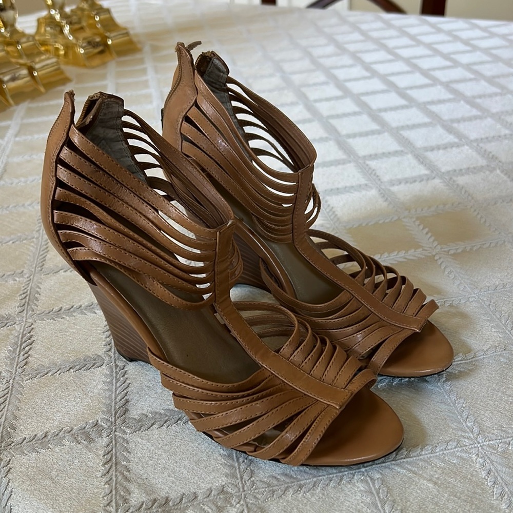 6.5 Me Too wedge shoes